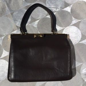 Beautiful vintage handbag!